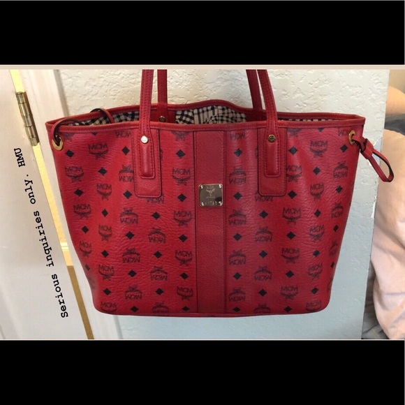 Medium red MCM purse - Picture 1 of 1